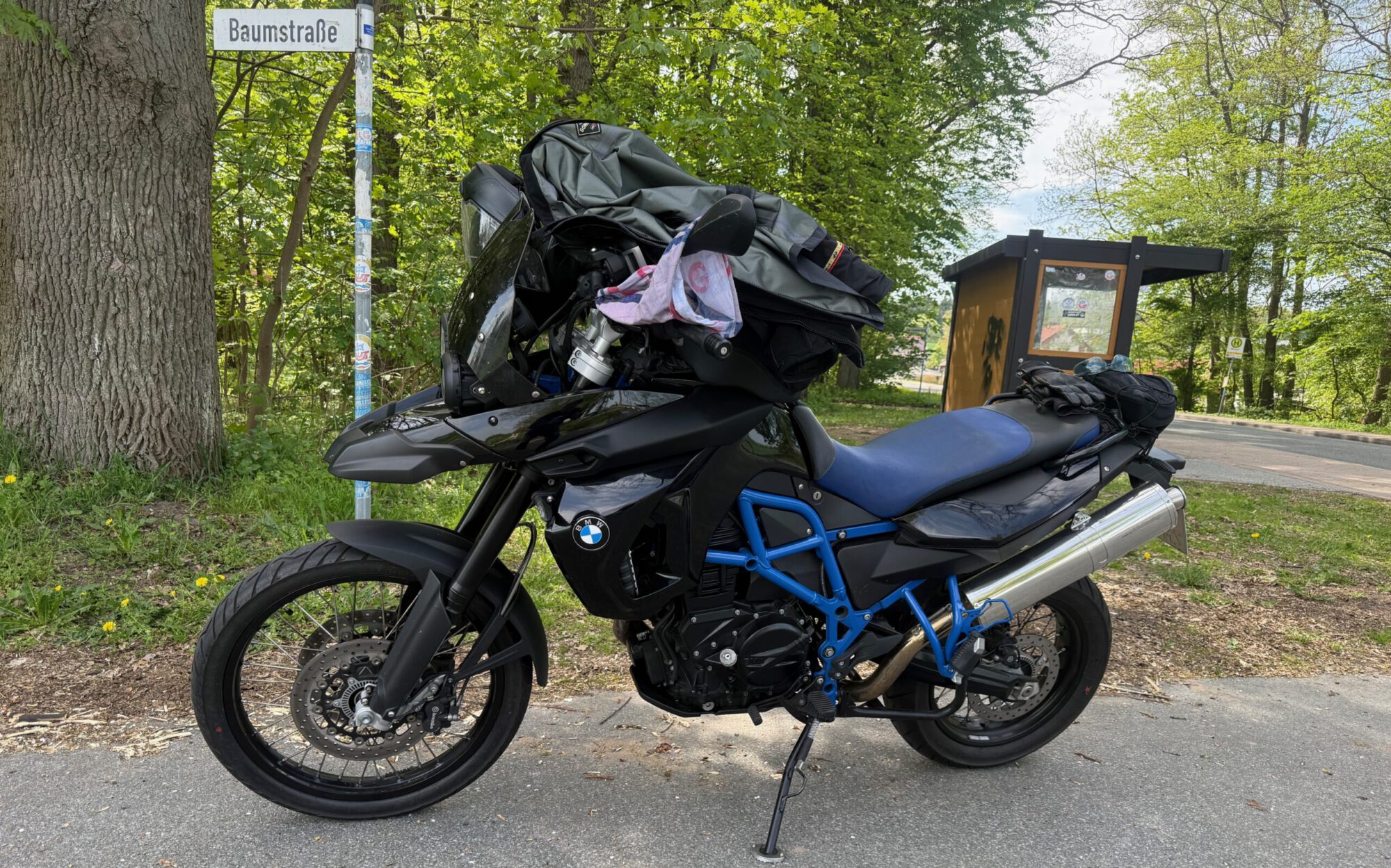 20260503-14Geburtstag Blue-Runde Hin und her und dann tanken 102